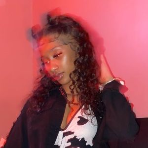 Meet your Posher, Deasya